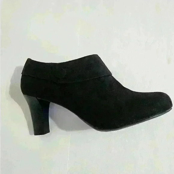 Amelia Grace Black Suede Wedge Booties - Picture 10 of 10